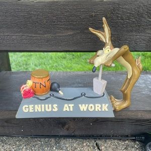 Wile E. Coyote Figurine Statue